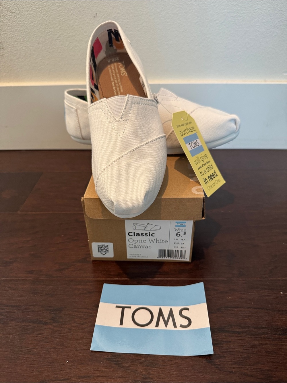 Toms Classic Canvas Slip-On in Optic White